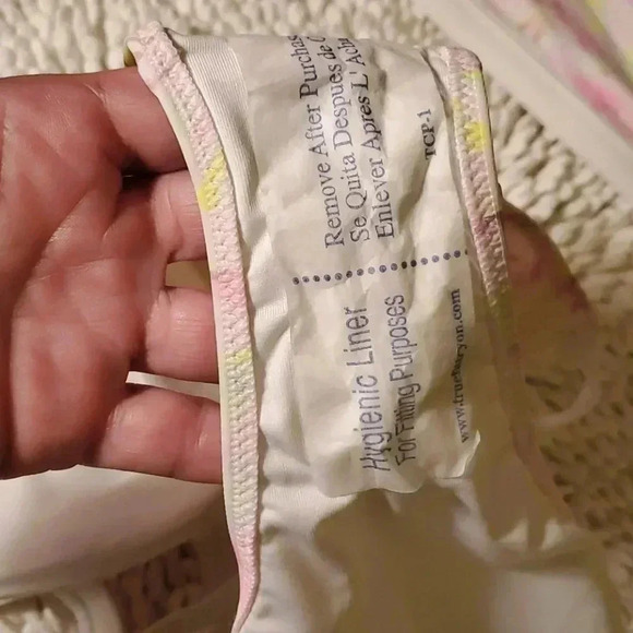 VICTORIA SECRET 2 PIECE - Picture 3 of 5